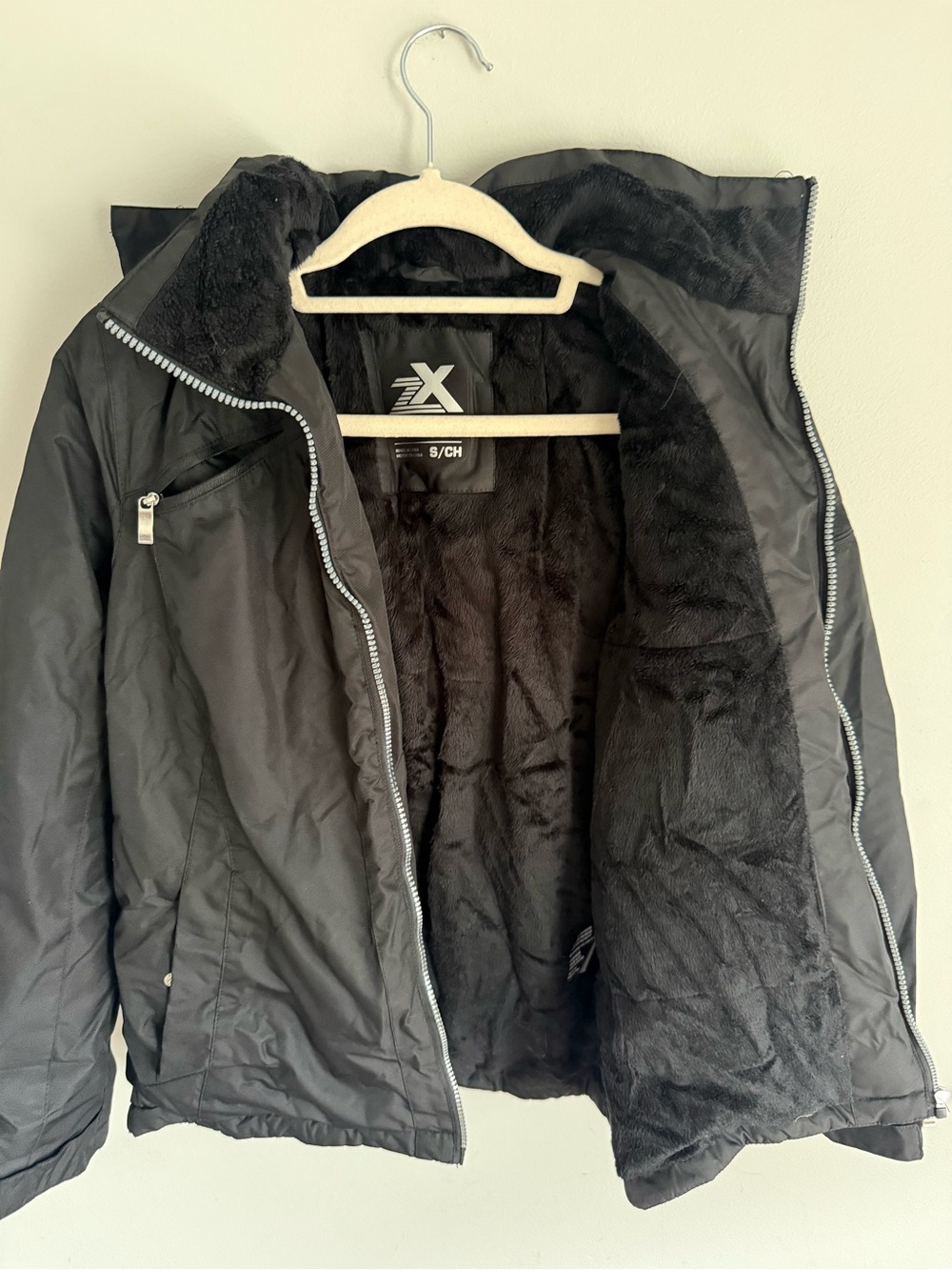 Snow Jacket - Picture 2 of 3